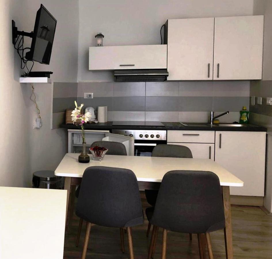 Monte B. Exclusive Apartment โรวีน ภายนอก รูปภาพ