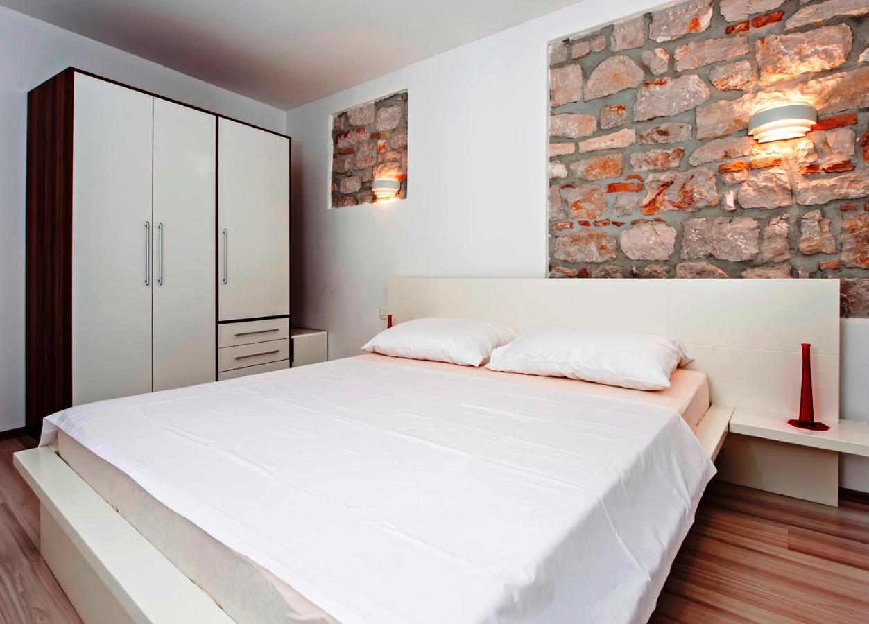 Monte B. Exclusive Apartment โรวีน ภายนอก รูปภาพ