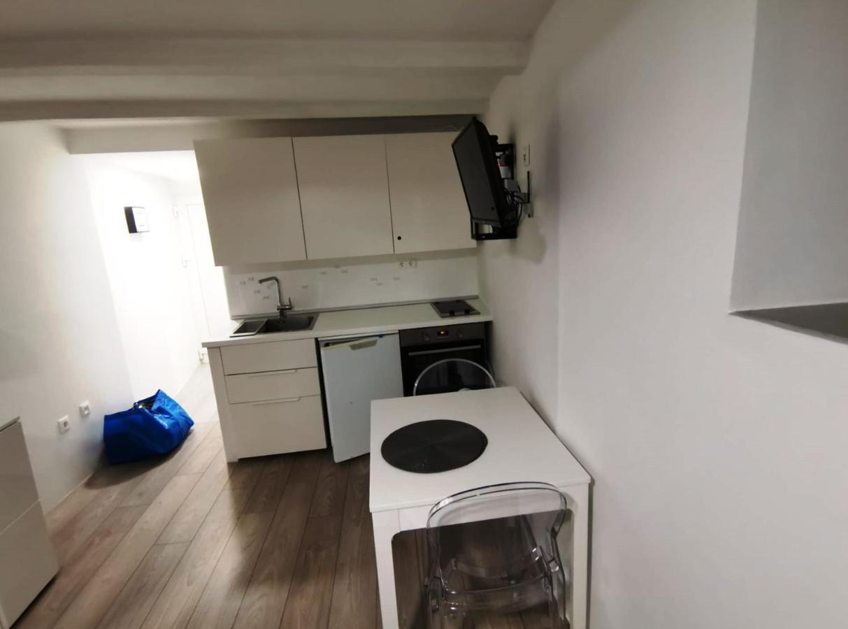 Monte B. Exclusive Apartment โรวีน ภายนอก รูปภาพ