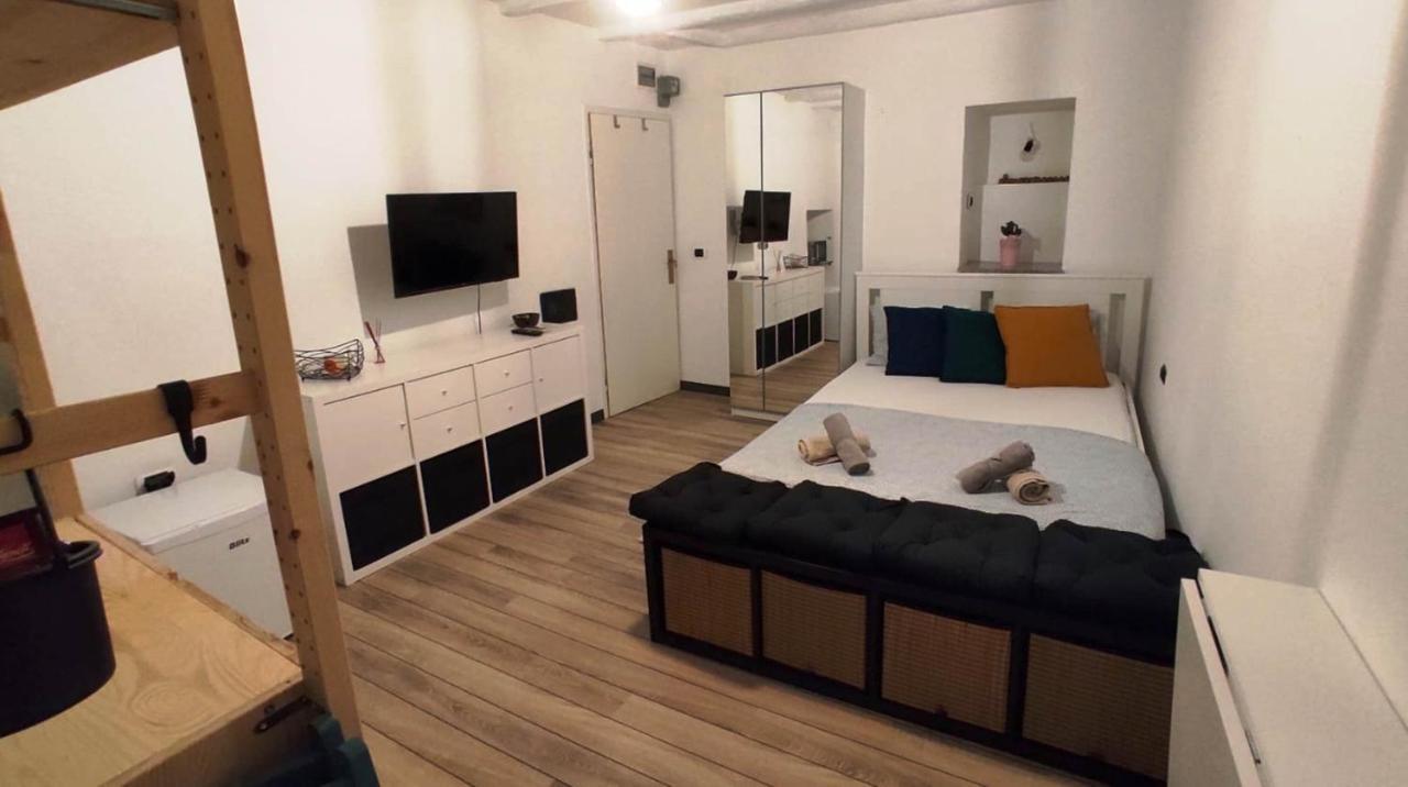 Monte B. Exclusive Apartment โรวีน ภายนอก รูปภาพ