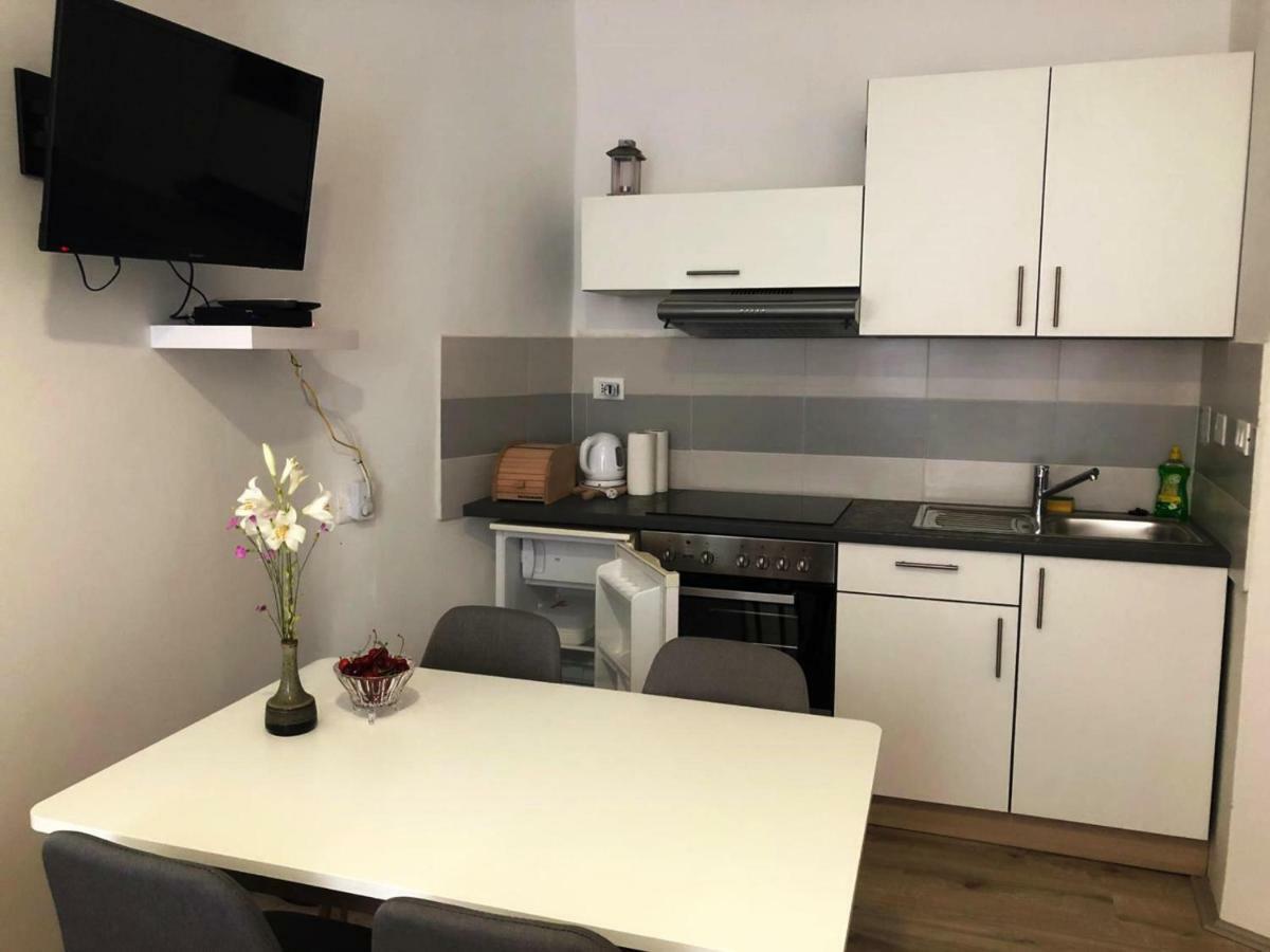 Monte B. Exclusive Apartment โรวีน ภายนอก รูปภาพ